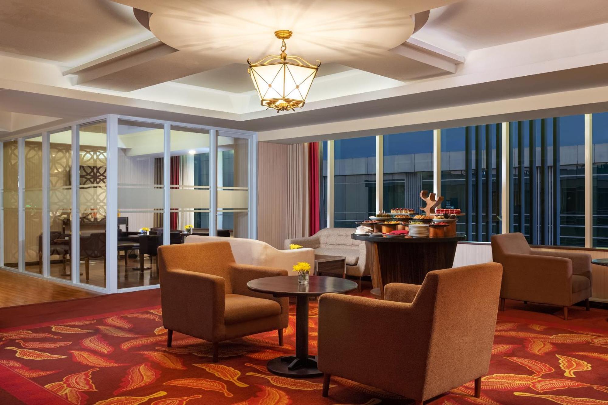 The Alana Yogyakarta Hotel And Convention Center Sleman  Dış mekan fotoğraf