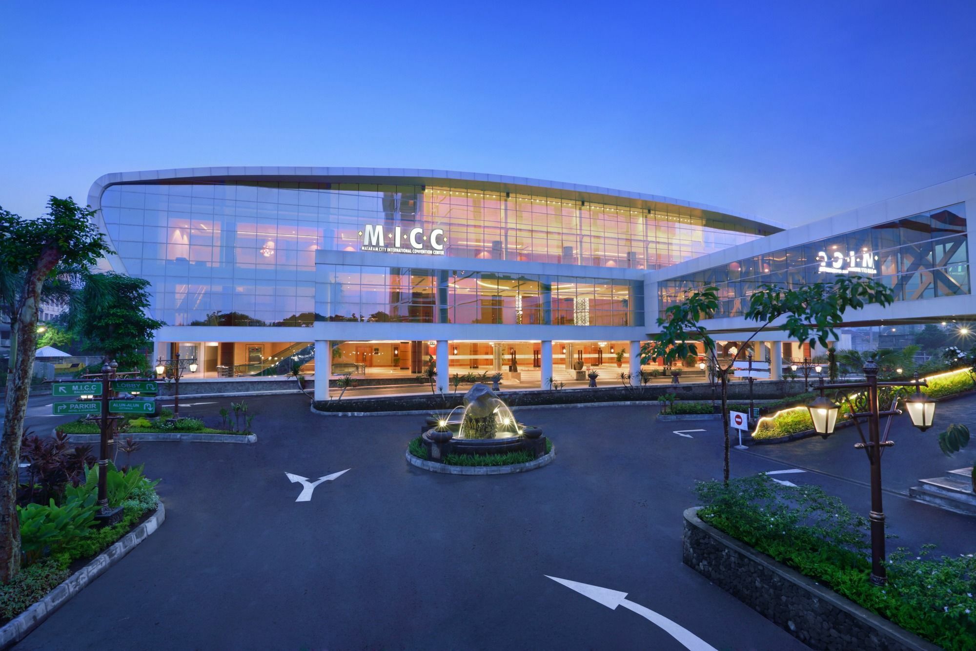 The Alana Yogyakarta Hotel And Convention Center Sleman  Dış mekan fotoğraf